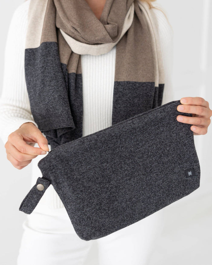 zestt organics - The Dreamsoft Travel Scarf Carry Pouch - Graphite